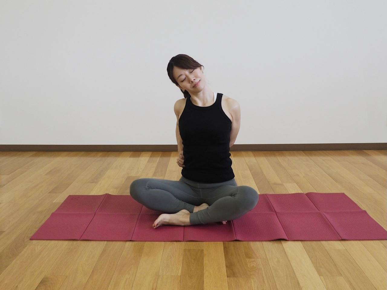 快眠・首のストレッチ6