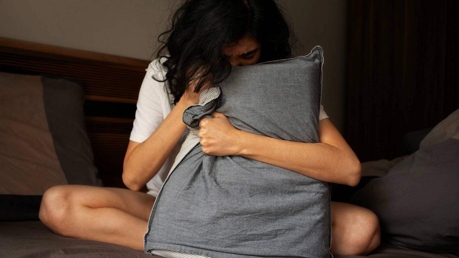 【お悩み相談】熱帯夜もぐっすり眠りたい！夏の睡眠の質が低下する意外な理由とは？#毒出し保健室