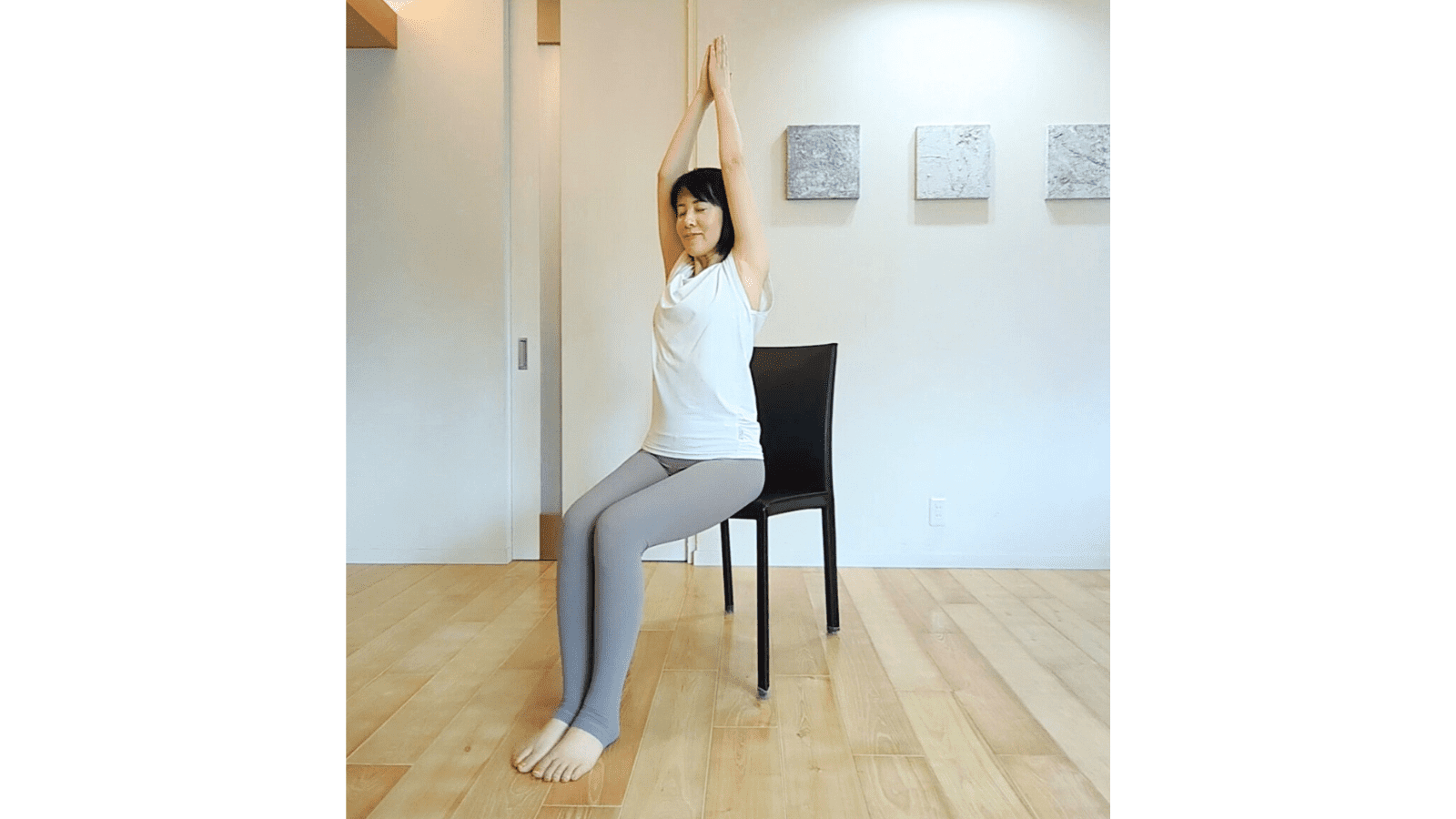 背中二の腕シェイプストレッチ