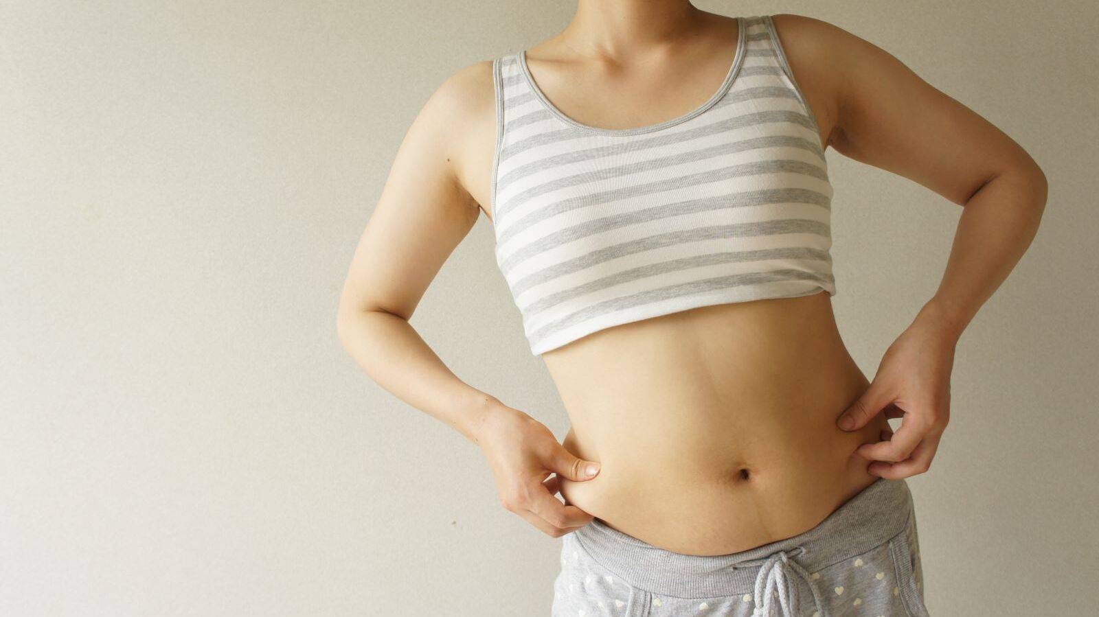 40代・50代の「ムチッ」とした脇腹に効く！【伸ばして縮めるだけ】浮き輪肉解消→四つ這いエクサ