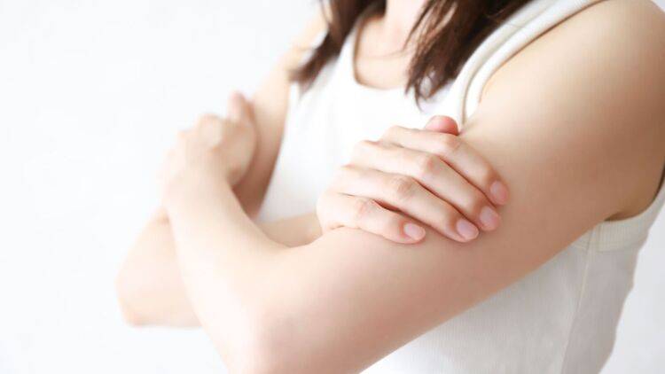 ちょいキツだけど効果あり！気になる二の腕がスッキリする【ドルフィンポーズエクササイズ】