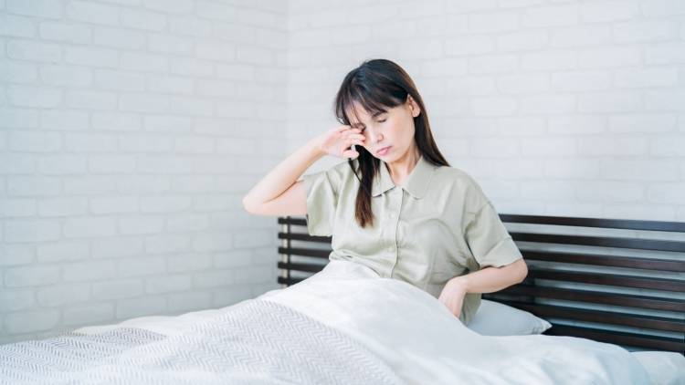 夏は睡眠トラブルの季節｜寝苦しい季節に取り入れたい〈夏の安眠〉を助ける食材は？管理栄養士解説