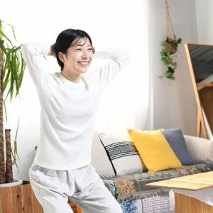 老化は下半身から進む？【下半身強化＆垂れ尻解消】椅子を使った簡単アンチエイジングエクササイズ