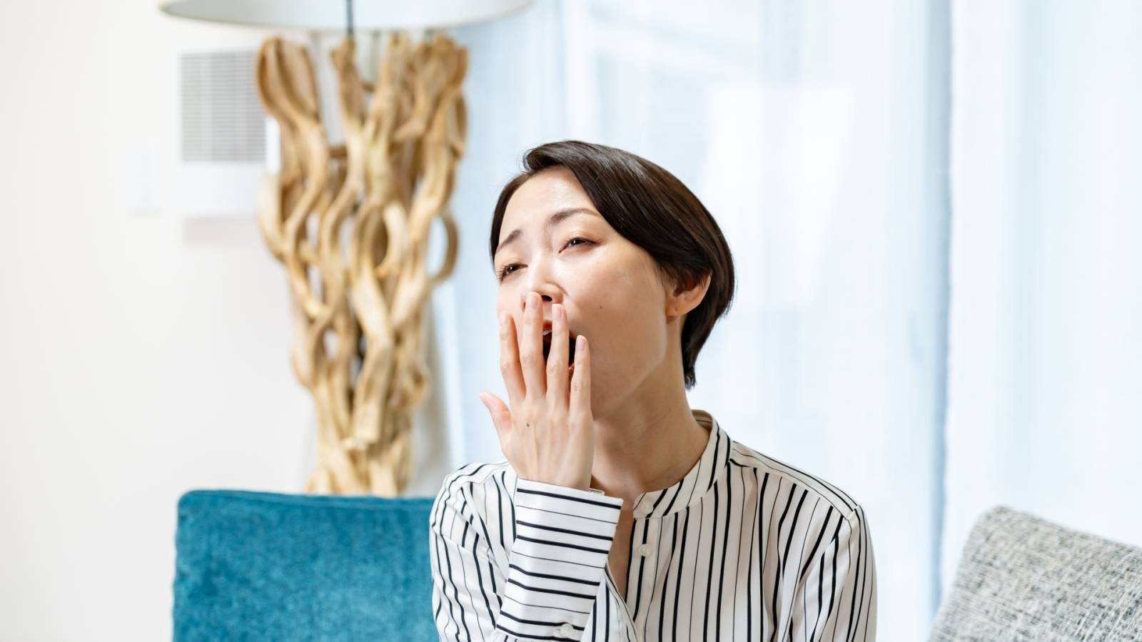 睡眠の質を低下させるのは「浅い呼吸」？【40代の疲労回復】深く眠れる胸を開くストレッチ