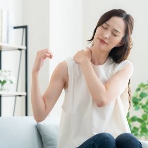 【40代の疲労回復】しっかり眠れてスッキリ起きれる〈睡眠の質UP〉寝る前2分・体側ストレッチ