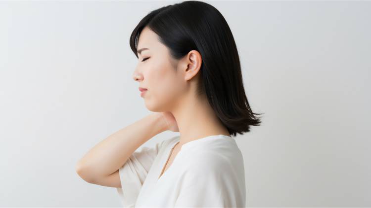 「上を向くと首が痛い」「首を左右に振るのがつらい」硬い首を柔らかくする【頭もすっきりストレッチ】