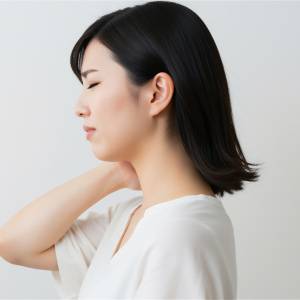 「上を向くと首が痛い」「首を左右に振るのがつらい」硬い首を柔らかくする【頭もすっきりストレッチ】
