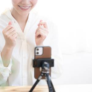 60歳で「女が終わる」と思いこんでいた専業主婦がYouTuberになって見つけた新しい生き方