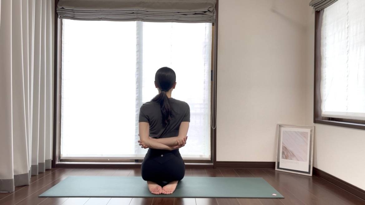 背中のストレッチ