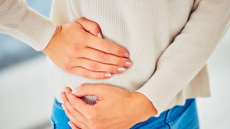 「脚の付け根が詰まっている感じがする」股関節を緩めて動きをなめらかに！パタパタするだけエクサ