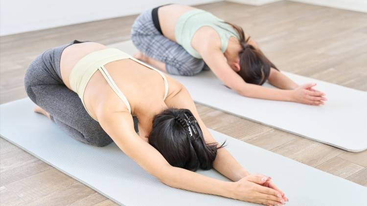 休むだけではもったいない！？チャイルドポーズの効果を再確認＆やりやすくするコツ