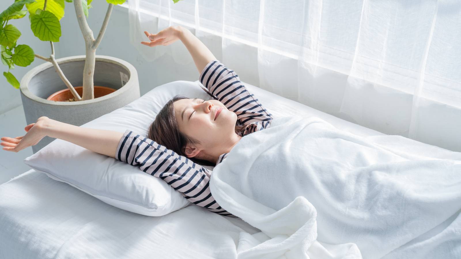 「野菜と果物」を食べるだけで睡眠の質が驚くほど向上！？ 最新研究が示す快眠の秘密