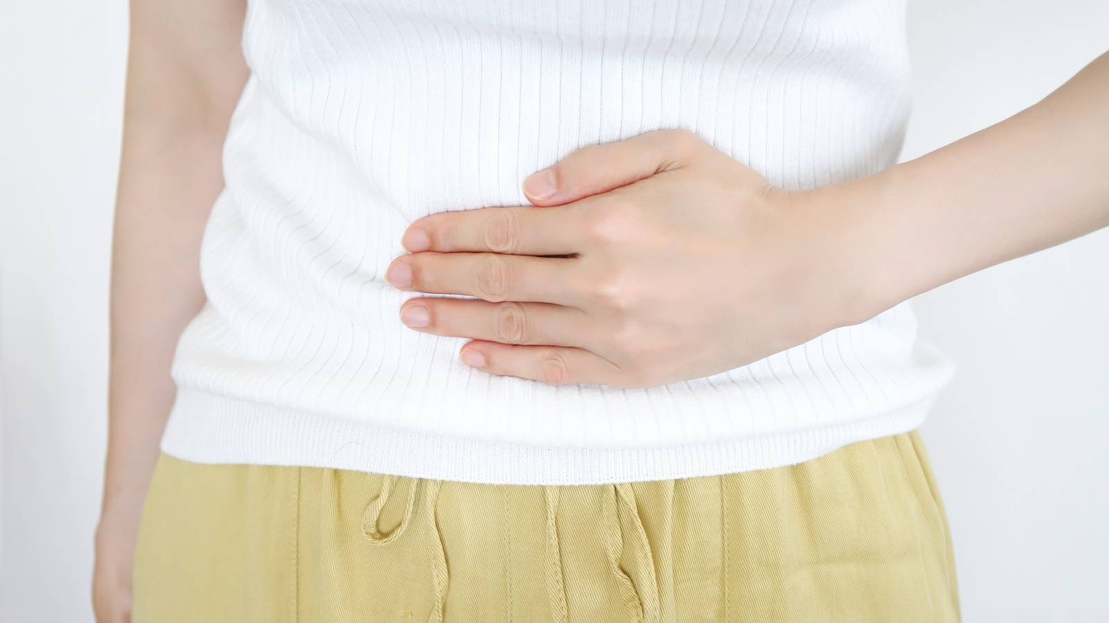 【出す腸活】もむだけで腸内環境が変わる？〈夕方のガス溜まりが気になる人必見〉簡単腸マッサージ3選