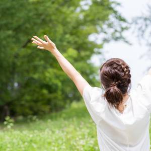 休んだつもりでも気持ちが晴れない人へ｜ストレス解消法を探すのではなく“育てる”方法は｜心理師解説