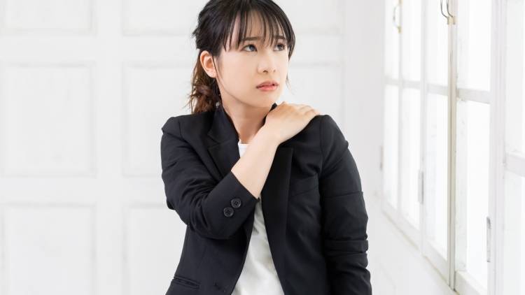 疲れが抜けない人、必見！【超簡単】寝たまま簡単にできる股関節ほぐし