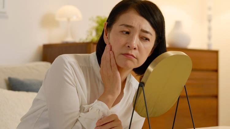 肌のくすみは腎臓からの警告？注意したい肌の変化とは｜医師が解説