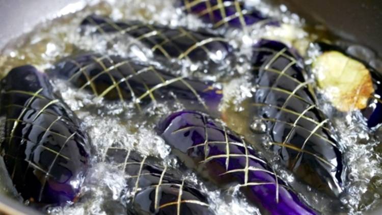 ナスの油吸い過ぎ問題はこうしたら解決できる！管理栄養士が教える、裏ワザ調理術