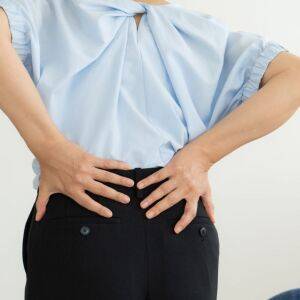 腰痛の原因は実はお尻!?　頑固な腰痛にサヨナラ！お尻をほぐす【ベイビークレードルストレッチ】