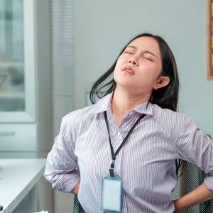 座りっぱなしの人は要注意！【股関節の詰まりはその日のうちにリセット】手軽にできる骨盤調整