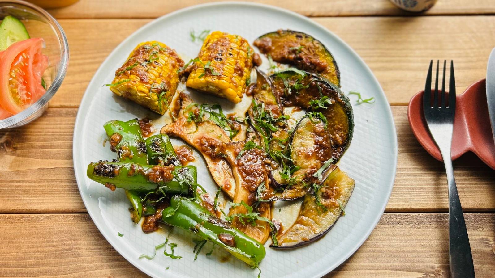 「夏バテ防止」に発酵食品！夏野菜をモリモリ食べるレシピ【甘酒ソース炒め】