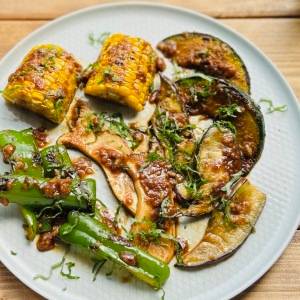 「夏バテ防止」に発酵食品！夏野菜をモリモリ食べるレシピ【甘酒ソース炒め】