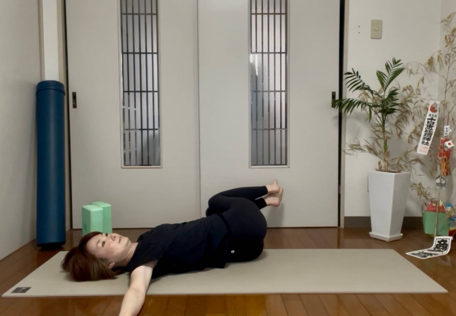 内臓の疲れリセットストレッチ