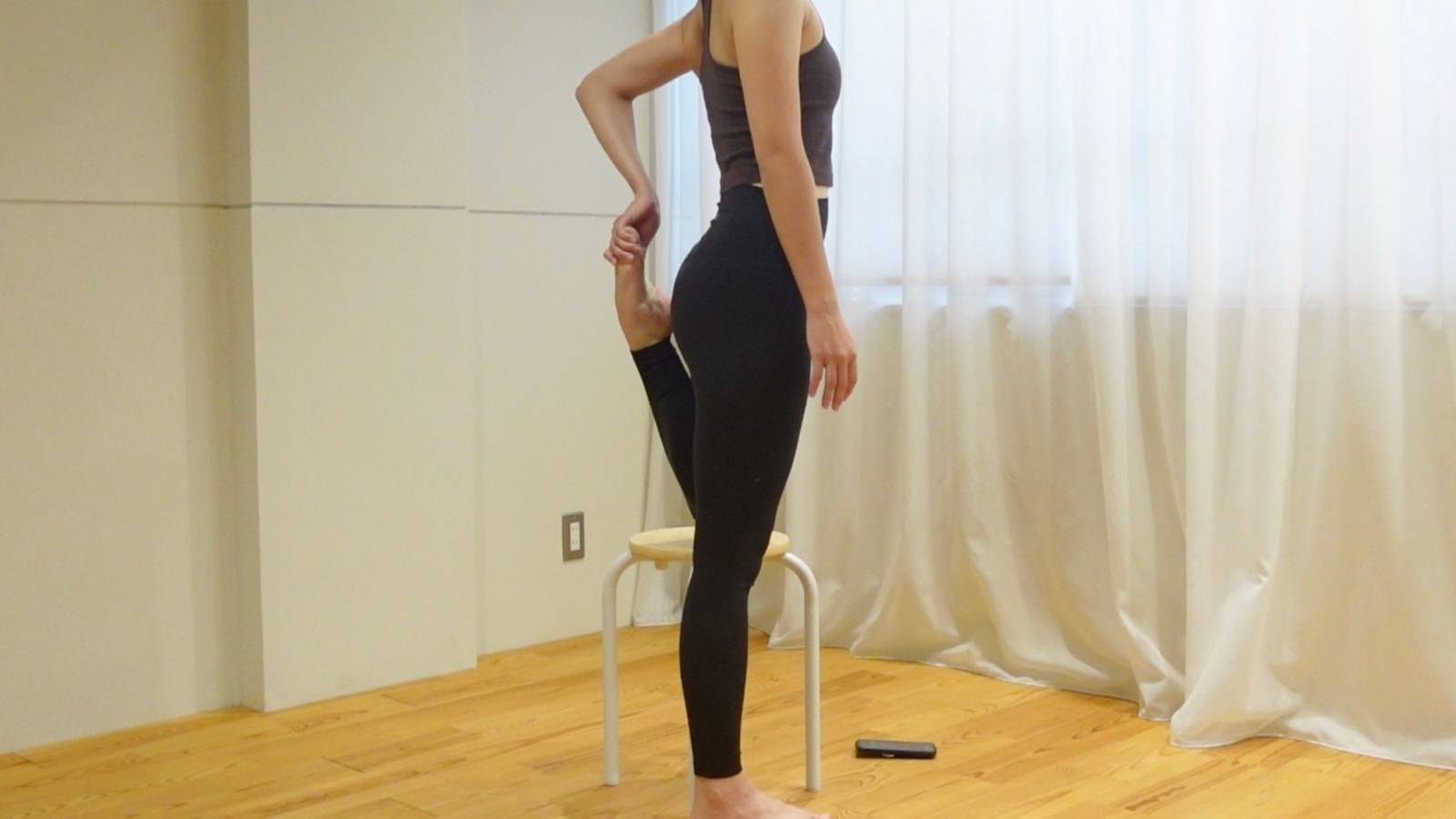 【骨盤リセット＆姿勢改善】椅子を使った前ももストレッチ