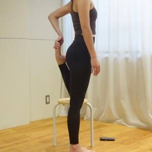【骨盤リセット&姿勢改善】椅子を使った前ももストレッチ