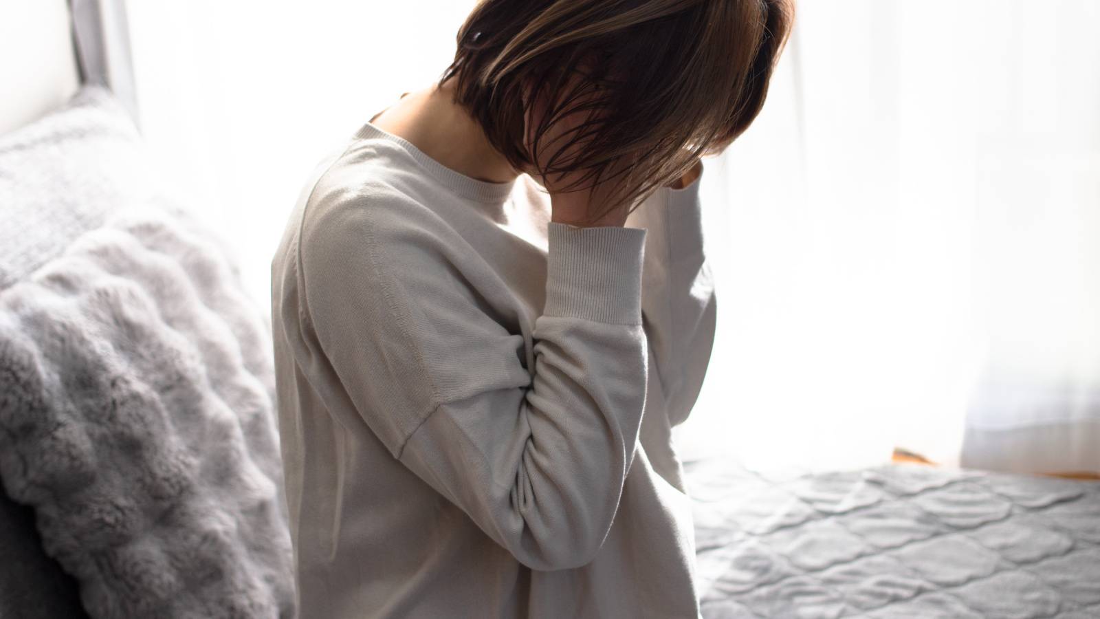 自責思考とは？うつ病との関連や他責思考をうまく仕事に取り入れる方法を解説