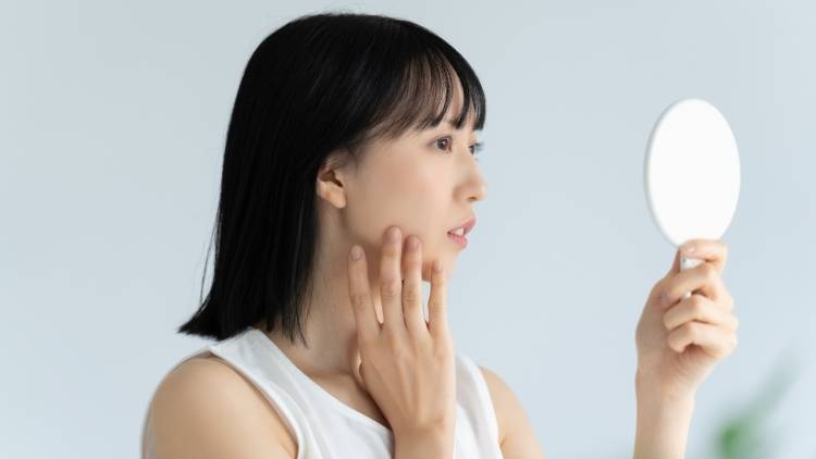 「もしかして肌荒れの原因？」更年期女性が肌のために避けたい調味料とは｜管理栄養士が解説