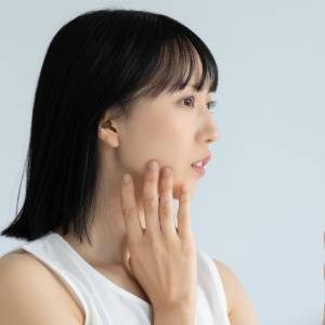 「もしかして肌荒れの原因？」更年期女性が肌のために避けたい調味料とは｜管理栄養士が解説