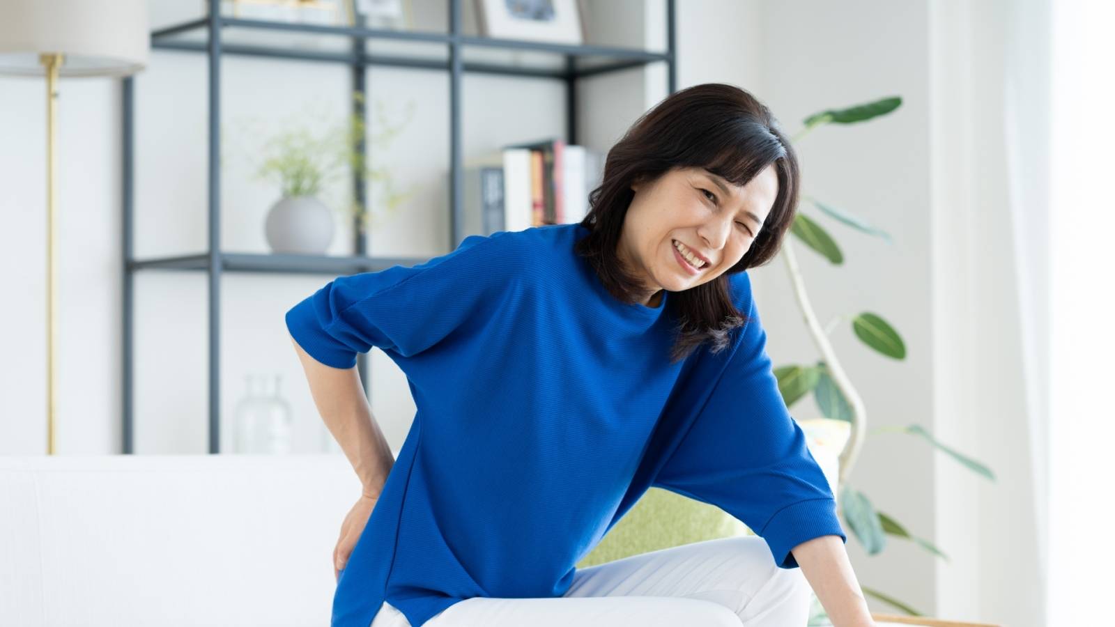 【なんだか重だるい腰の違和感】痛みが出るその前に！腰まわりを伸ばしてほぐす腰痛予防ストレッチ