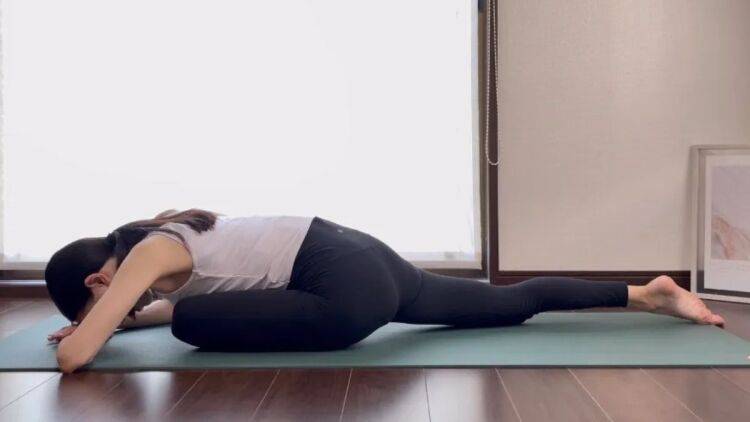 お尻の下がりやヒップラインの崩れは「硬さ」が原因!? 今すぐ改善できる！お尻ふわふわストレッチ