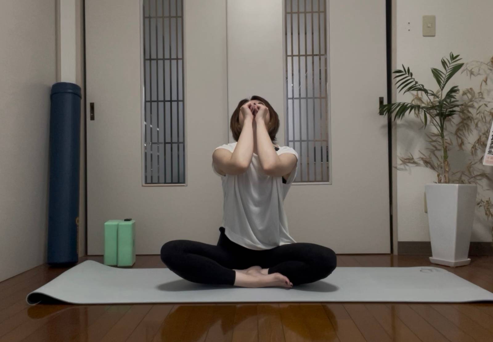 首のストレッチ