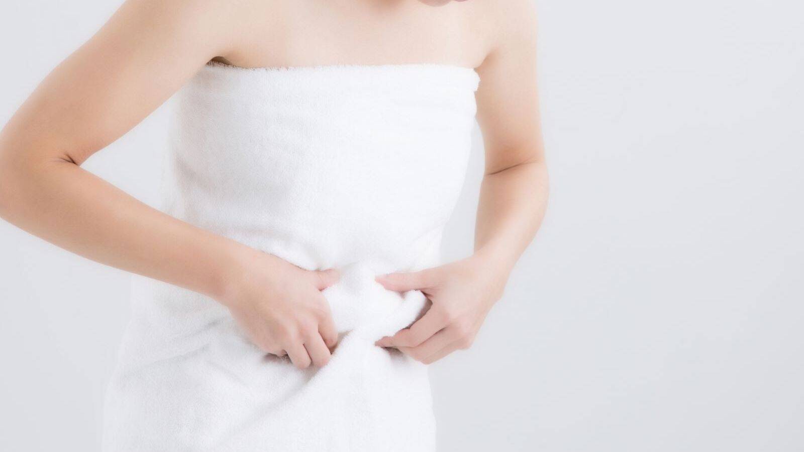 仰向けで揺れるだけでお腹がへこむ？！【10秒で地味に効く】超カンタン下腹引き締めエクササイズ