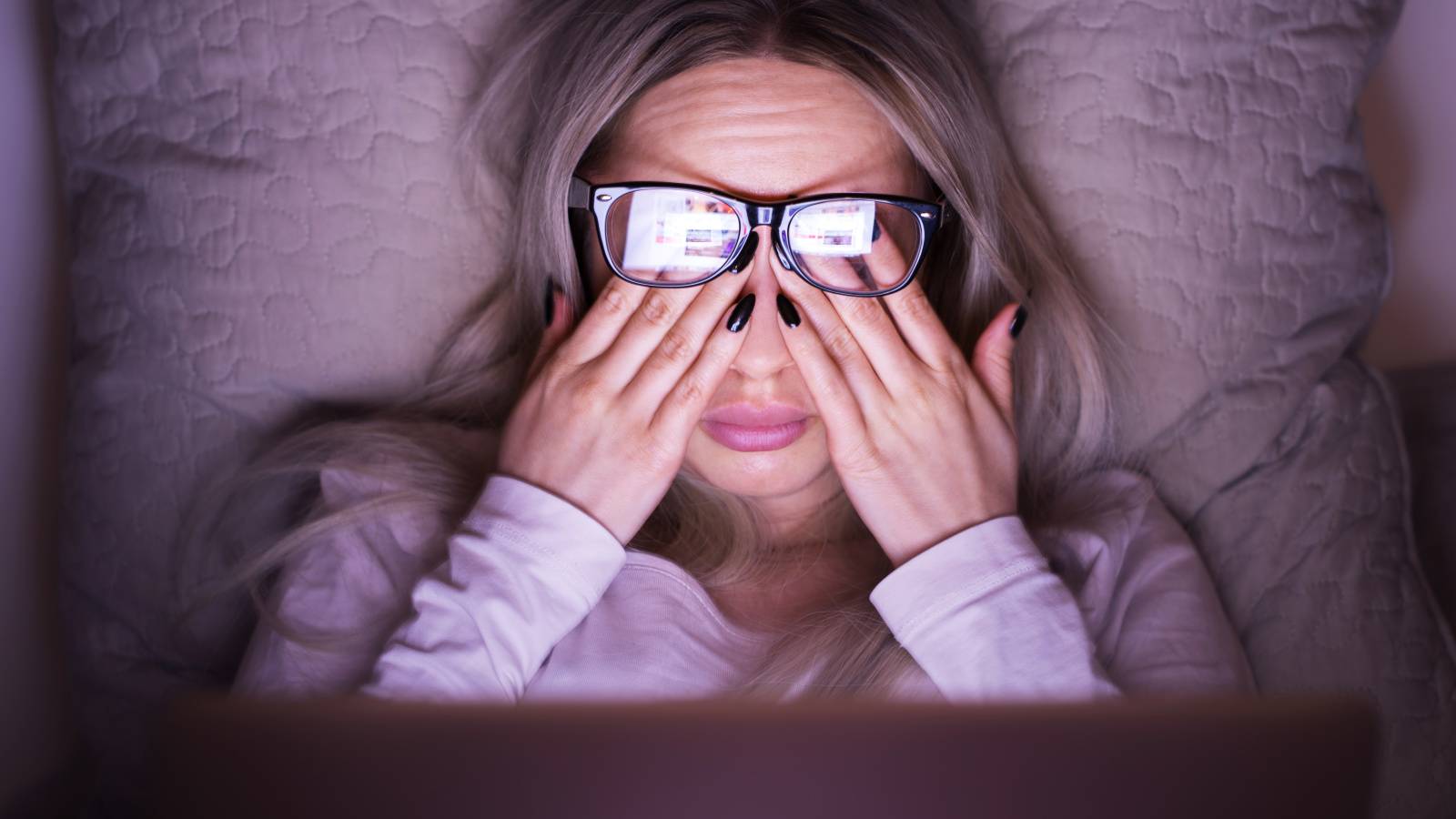 「いつも頭がぼーっとする」「仕事中ミスが増えた」脳疲労が限界のサインかも？産業医が警鐘