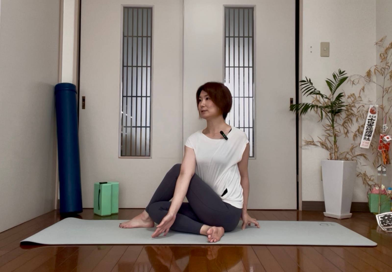 ねじりのポーズ