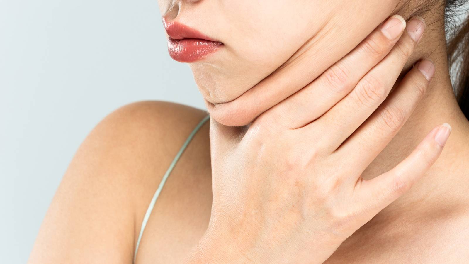 「むくみ」は塩分だけじゃない。腎臓や心臓が関係することもあるって知ってた？医師が解説