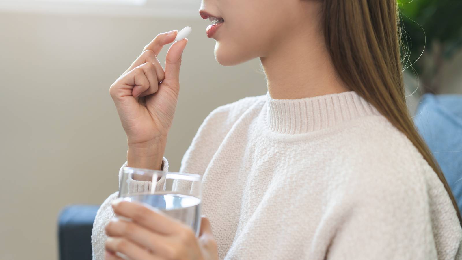 「毎日頭痛がするのに、市販薬で済ませてる人へ」重大な病気が隠れていることも？医師が解説