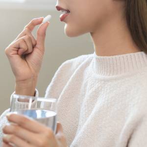 「毎日頭痛がするのに、市販薬で済ませてる人へ」重大な病気が隠れていることも？医師が解説