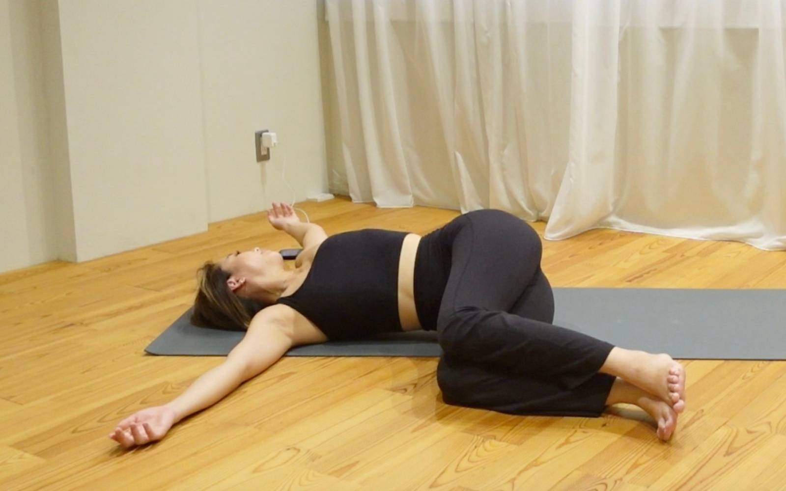 ベビーワニのポーズ