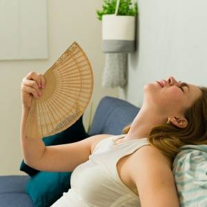 近頃疲れが増し増し…→座り方のせいかも。疲労回避に◎上半身をスライドさせる優しい体幹トレーニング