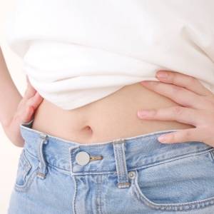 揺れるだけで内側からスッキリ！？暑さで食が細くなっている人に→ほぐれる＆出せる！腸活マッサージ