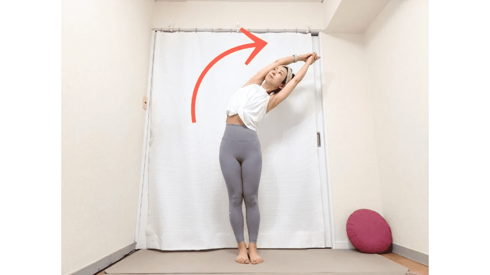 【たった1分】縮こまった体を伸ばすだけ→呼吸を深めて代謝アゲ！痩せ体質になるヨガポーズ