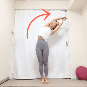 【たった1分】縮こまった体を伸ばすだけ→呼吸を深めて代謝アゲ！痩せ体質になるヨガポーズ