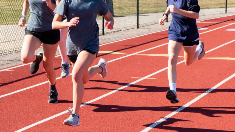 【スポーツ活動への参加が思春期前後の若者の自殺リスクを低減する可能性】研究結果が示唆