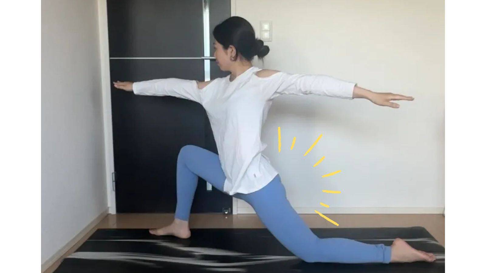 むくみ脚すっきりの秘訣は股関節！下半身の血流をアップする「やさしくアレンジした戦士のポーズ」