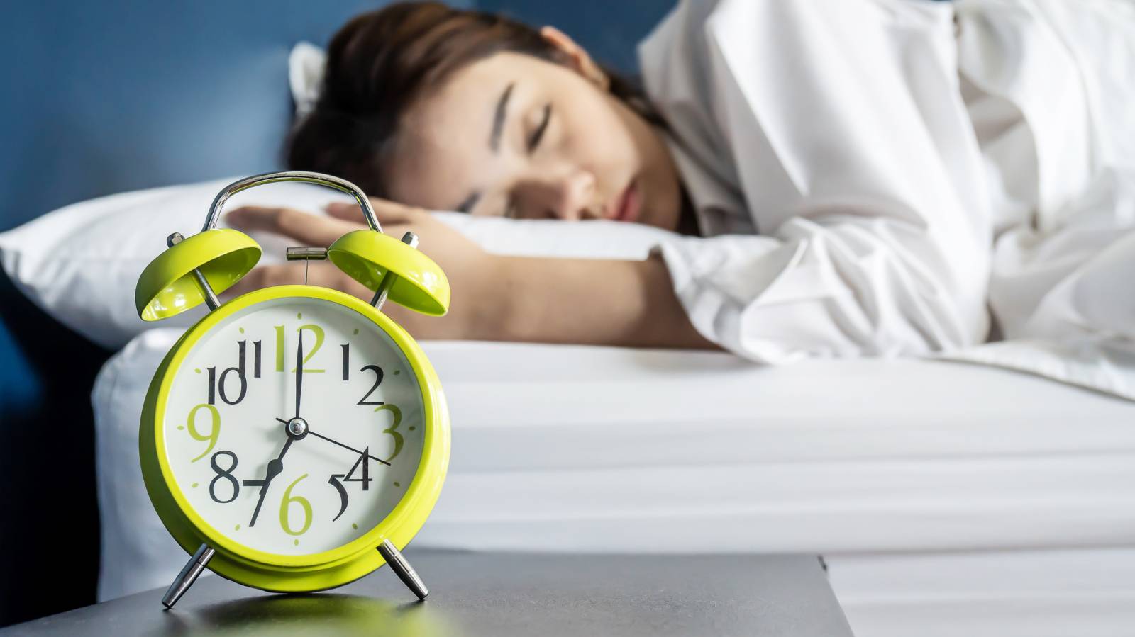 【運動量を増やす鍵は早寝！？】研究から見えた「就寝時間」と「運動」の関係とは？