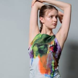 アートを纏い、心を解き放つ。Julier×アーティスト佐々木香菜子の特別コラボが登場