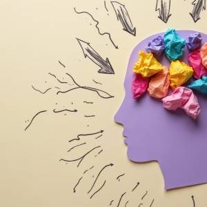 「考えすぎて疲れている」あなたへ。思考に振り回されない心の使い方を公認心理師に聞いた